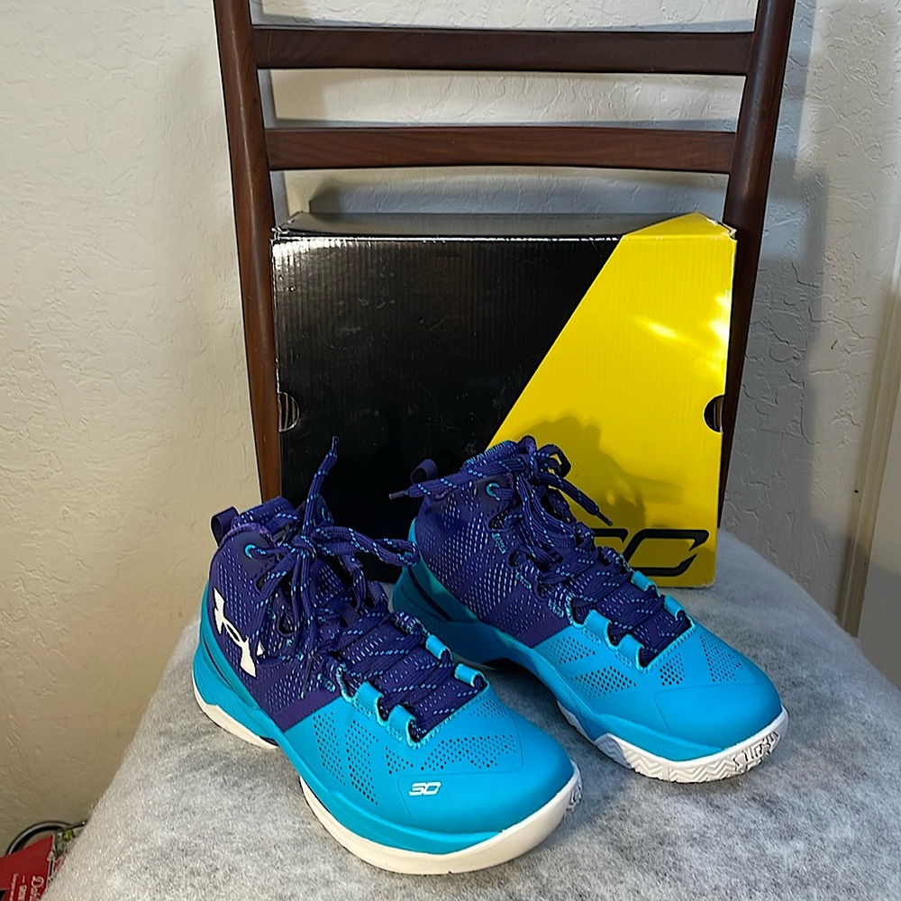 💙 NWT Under Armour Steph Curry basketball shoes